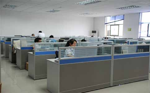 通發(fā)激光的辦公室很安靜，同事很友善